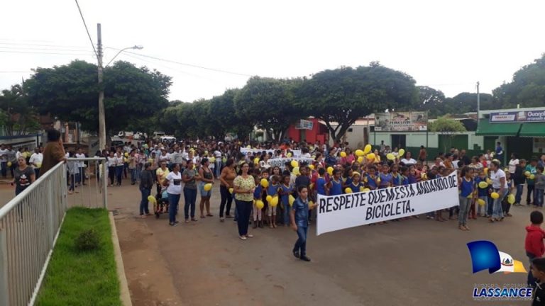 Caminhada pela vida marca Maio Amarelo em Lassance