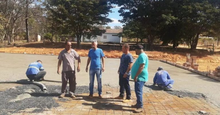 MAIS OBRAS: Comunidade Rural de Santa Maria recebe quadra poliesportiva