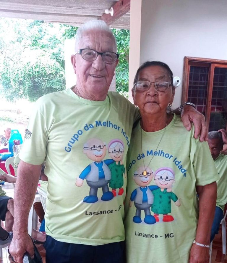 Grupo da Melhor Idade de Lassance realiza comemoração natalina